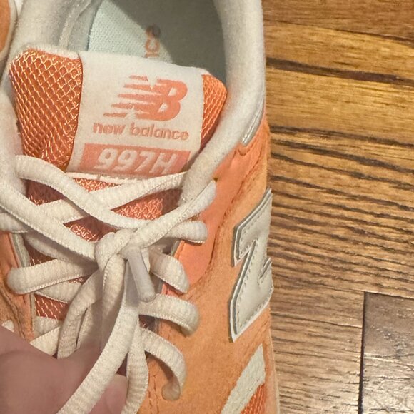 New Balance Women's 997H Shoes - Picture 5 of 7